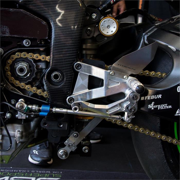 VALTERMOTO Pedane di tipo SBK KAWASAKI ZX 6R-636/RR 2021-2025