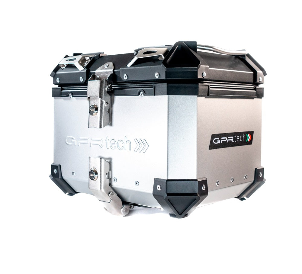 BAULETTO GPR TECH TOP CASE ALPI-TECH 26 LT. SILVER + SCHIENALE DI PROTEZIONE BAULETTO TOP CASE IN ALLUMINIO CON SCHIENALE MORBIDO INCLUSO, COLORE ARGENTO CON PIASTRA UNIVERSALE INCLUSA