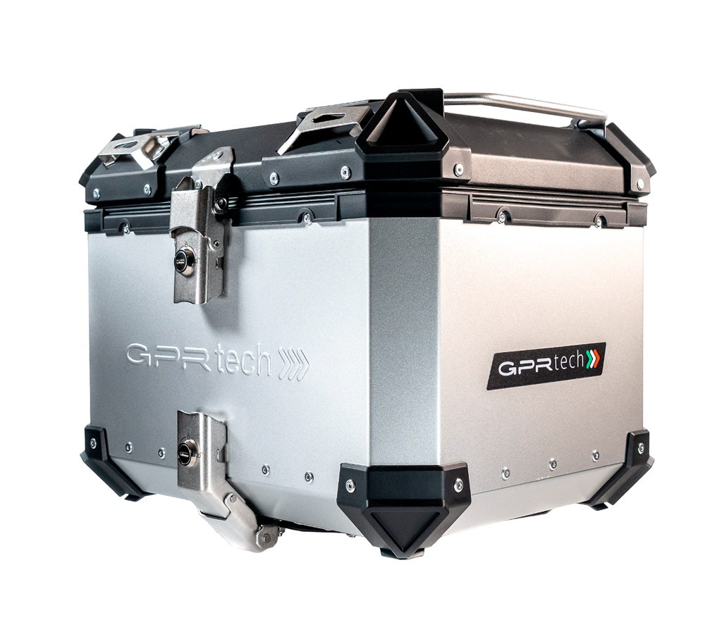 BAULETTO GPR TECH TUAREG 660 2021/2023 E5 TOP CASE ALPI-TECH 45 LT. SILVER BAULETTO TOP CASE IN ALLUMINIO, COLORE ARGENTO CON PIASTRA SPECIFICA