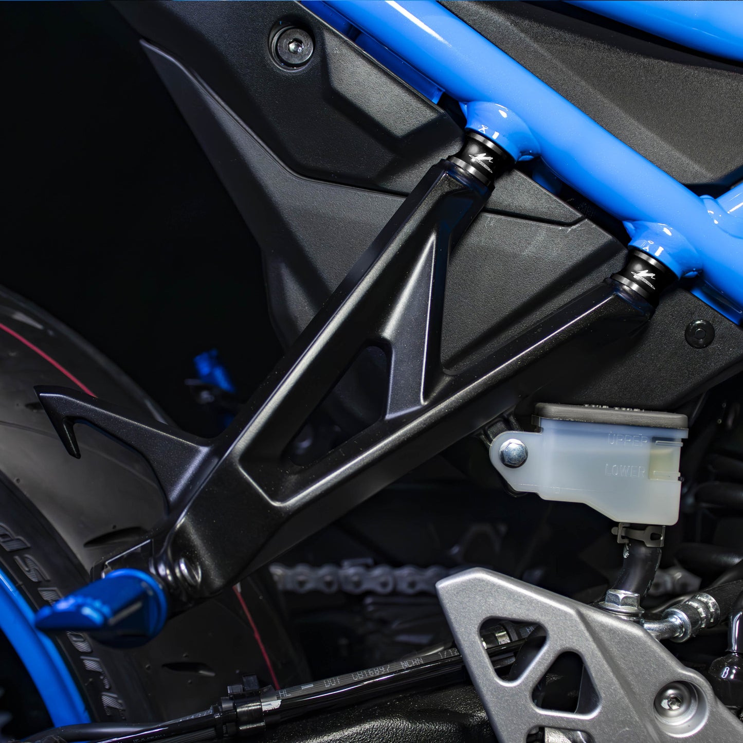 VALTERMOTO KIT Abbassamento Pedane Passeggero SUZUKI GSX-8S 2023-2024
