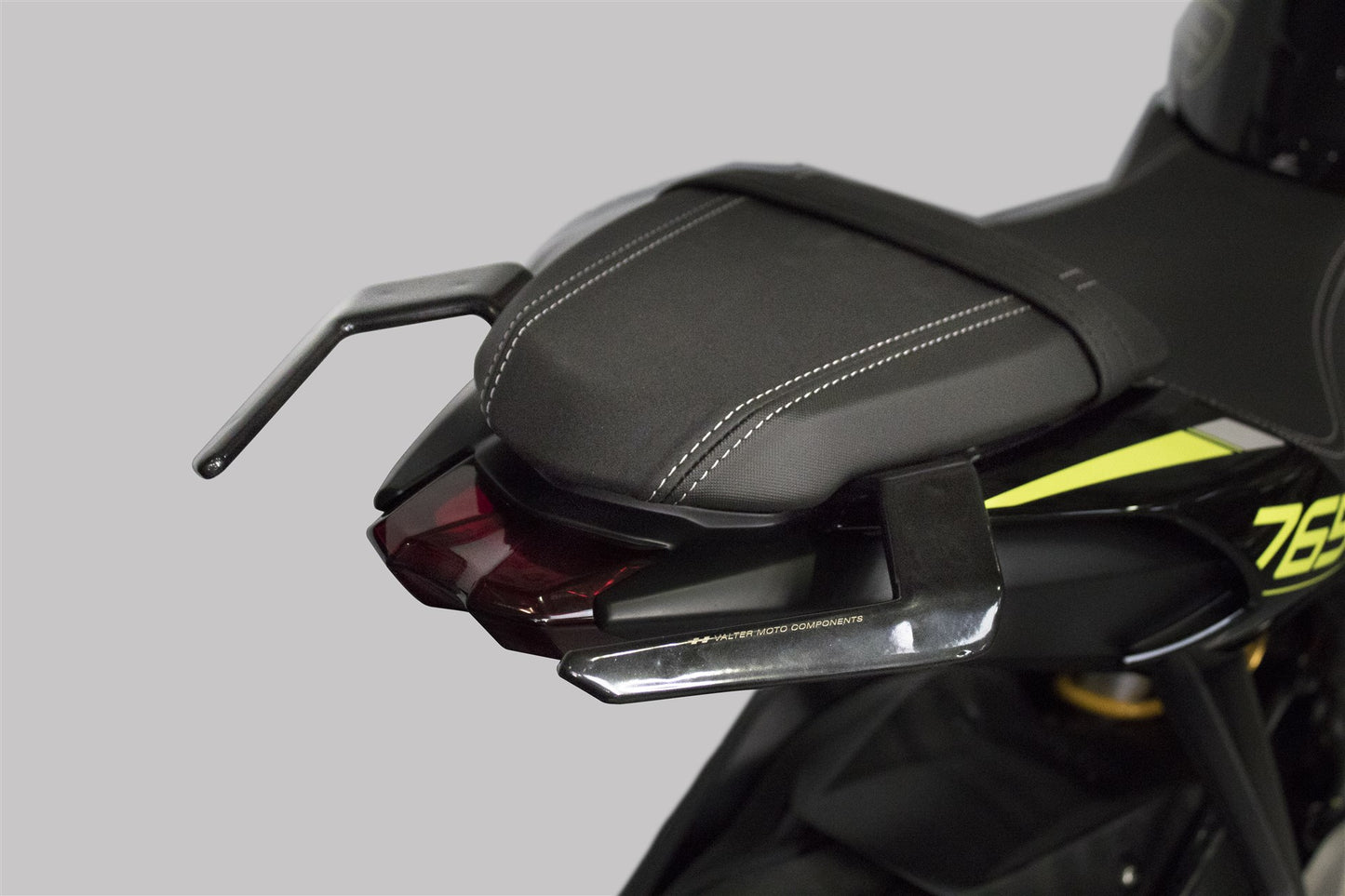 VALTERMOTO Maniglie passeggero TRIUMPH STREET TRIPLE 2023-2025